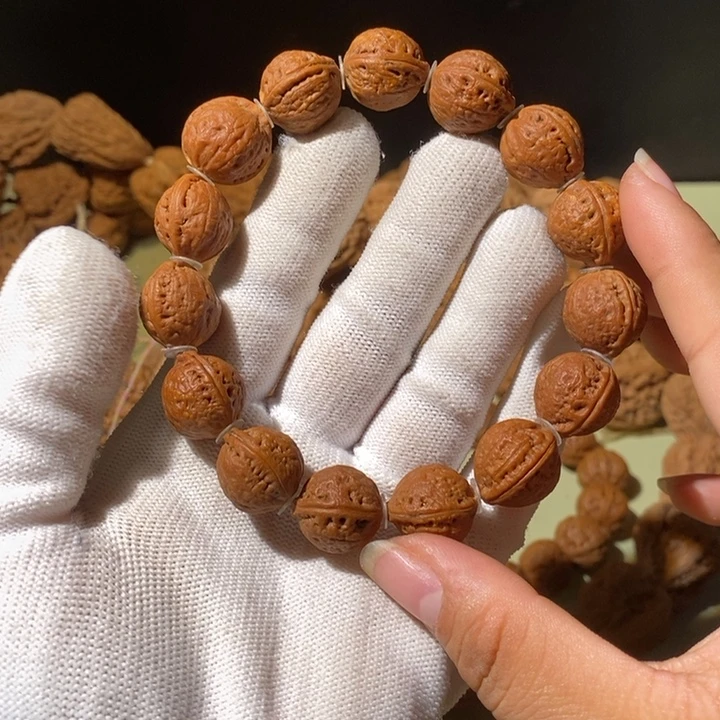 文玩核桃手串……51