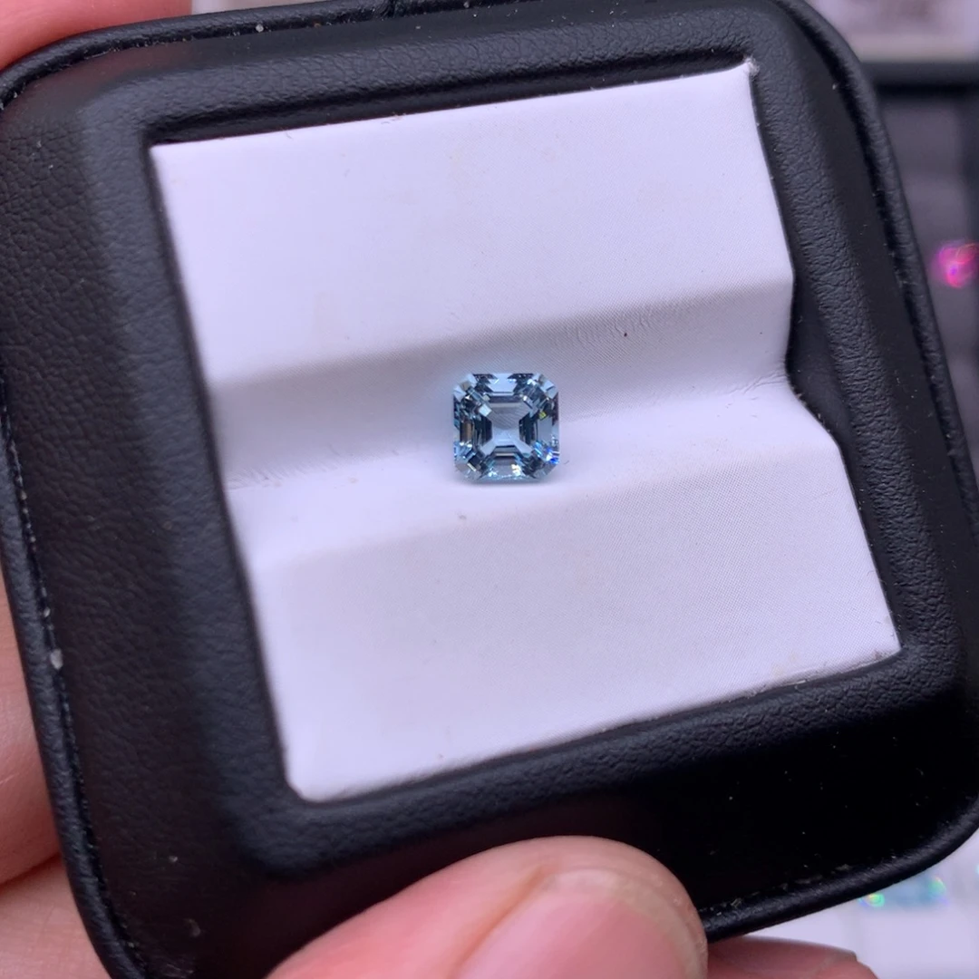 海蓝宝石裸石1.05克拉阿斯切