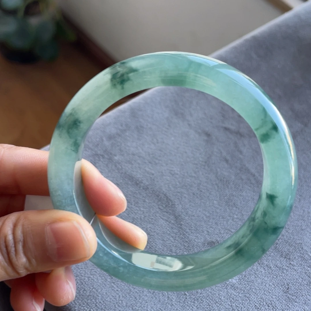 翡翠未镶嵌手镯冰飘花