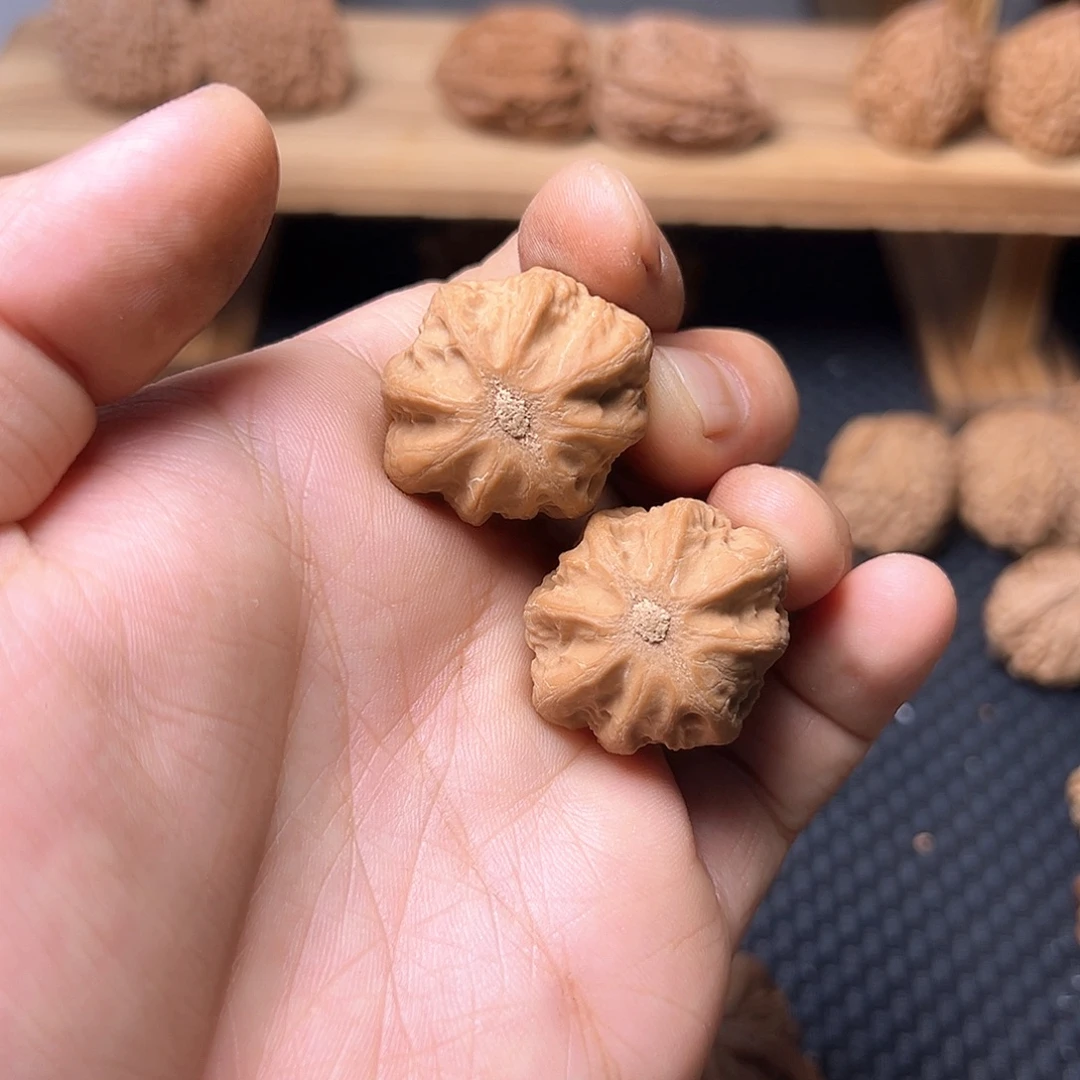 林***燊吊坠文玩核桃京八棱