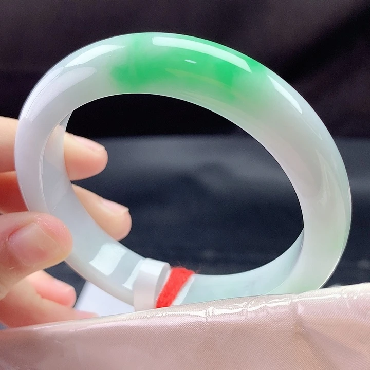 翡翠未镶嵌手镯56圈