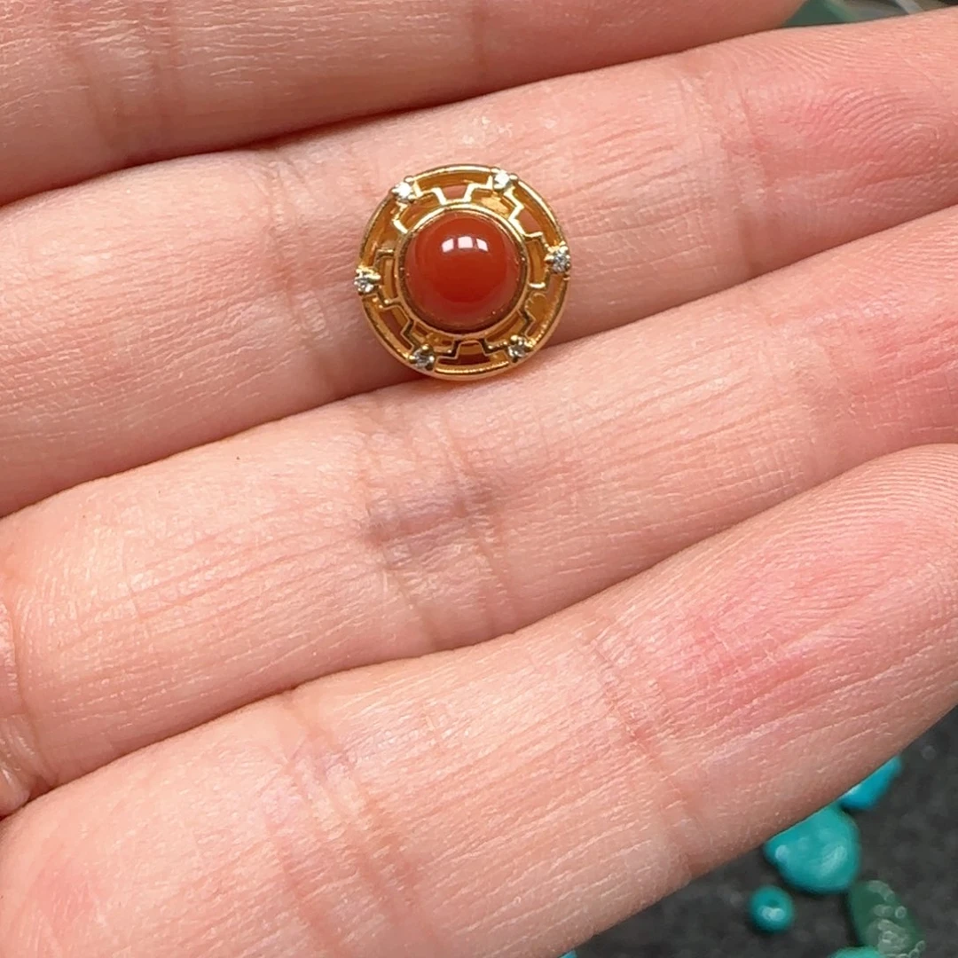南红玛瑙配饰18K金镶嵌