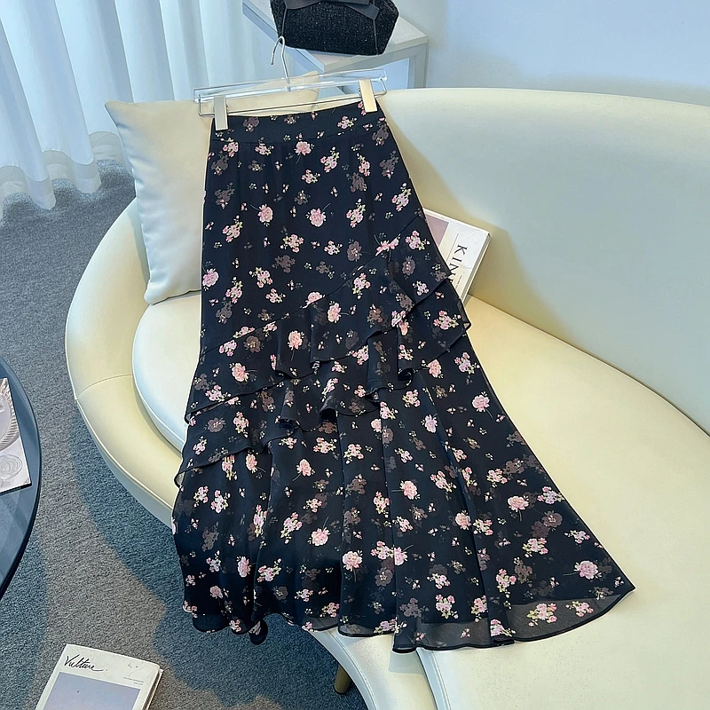 拉夏贝尔优雅碎花黑色荷叶边拼接半身裙子女2025夏季新款高腰长裙