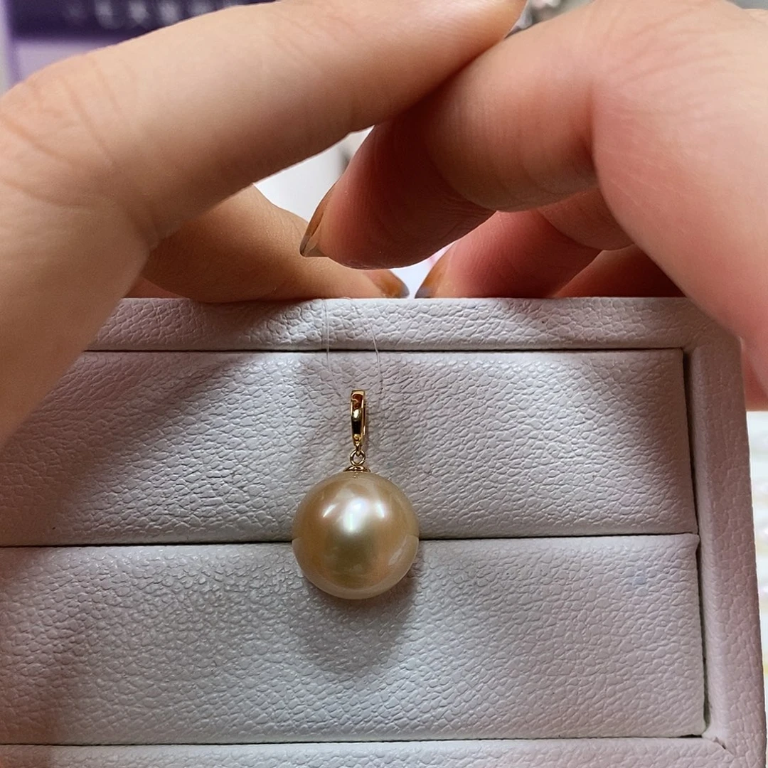 18K金镶嵌海水珍珠吊坠(不含链)13.6m南洋金珠吊坠（干枯）