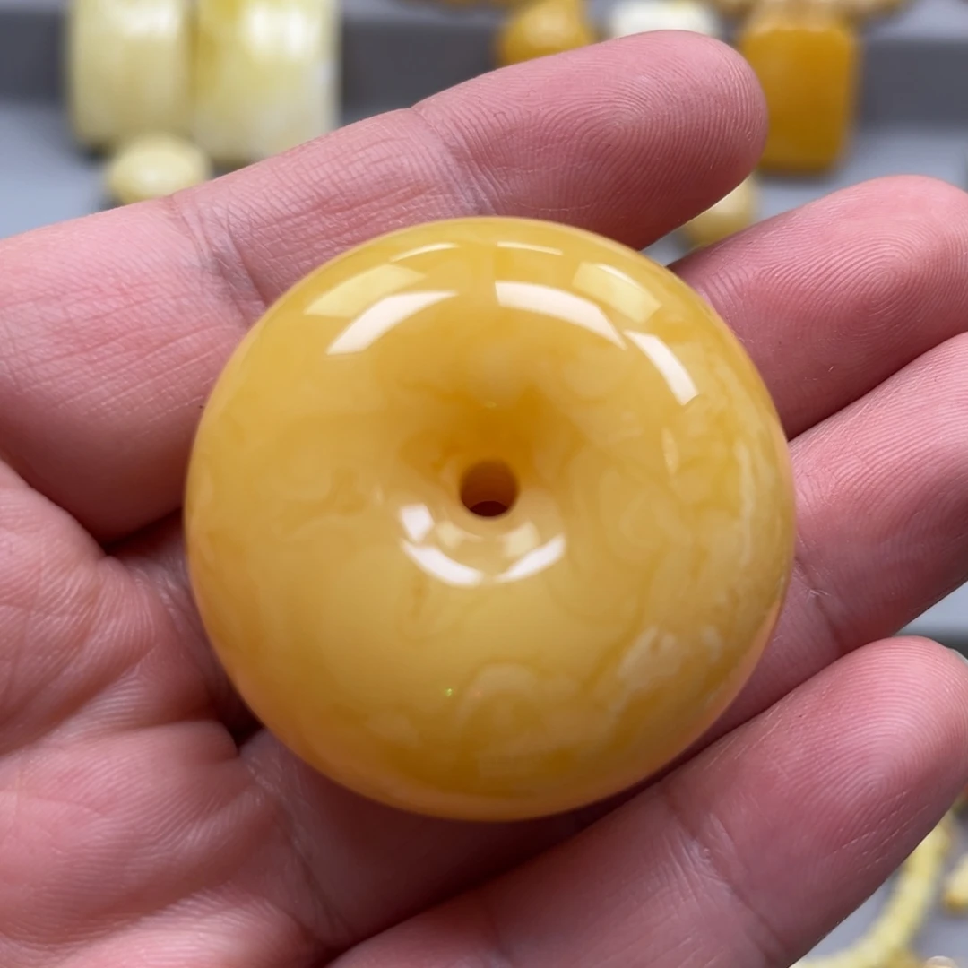 琥珀未镶嵌颈饰吊坠