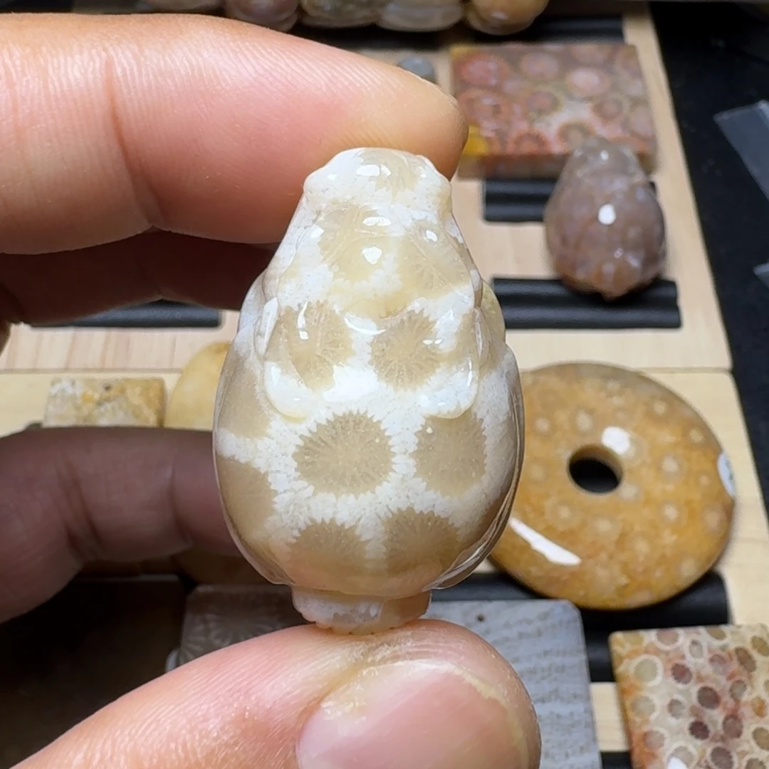 J***a未镶嵌纯天然色有机玉石保真色硅化玉