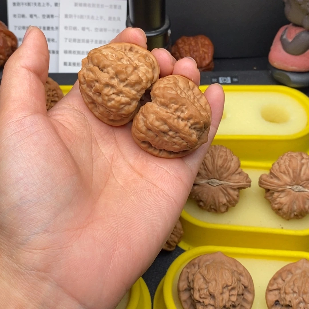 小***贵把件核桃40.5三角蛤蟆头