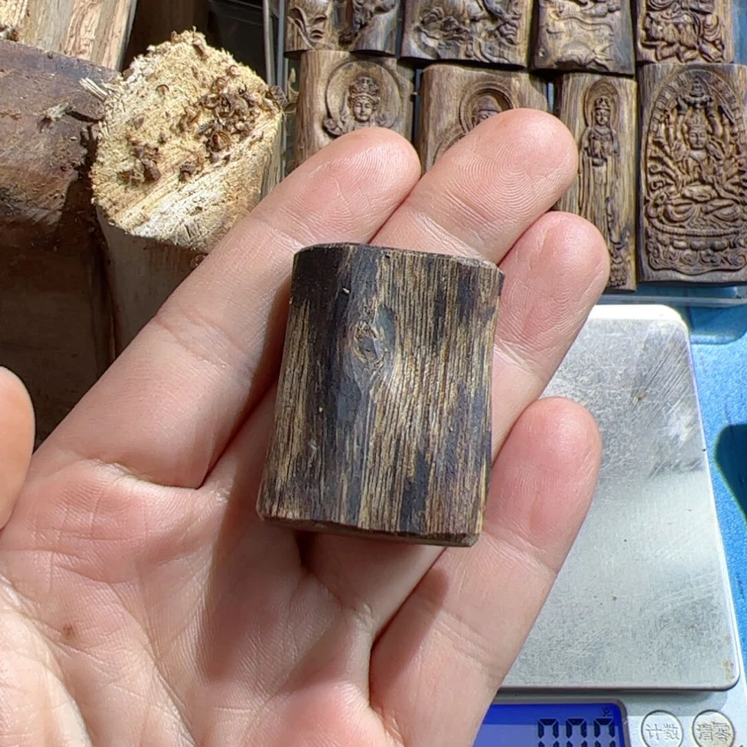 沉香吊坠白棋素牌7.9克