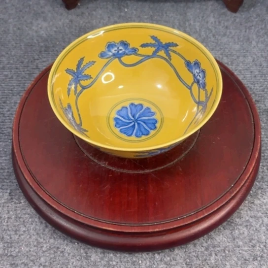 用***0壶一个黄釉青花碗全品