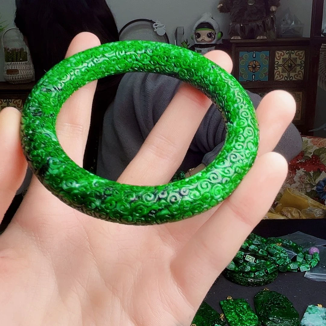 颈饰未镶嵌翡翠多样性