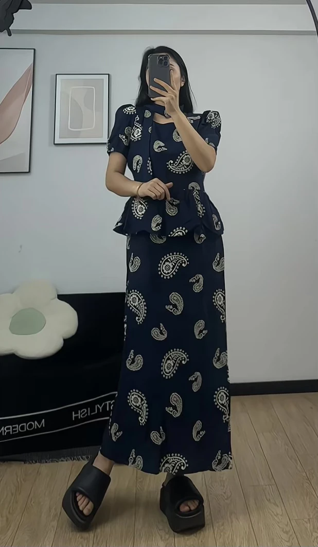 Mira 新款显瘦气质巴达木花连衣裙～（裙长130）