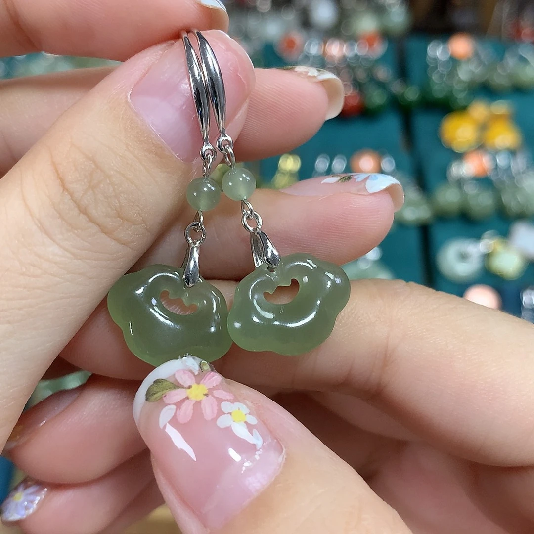 和田玉银S925镶嵌耳饰如意卡16左右