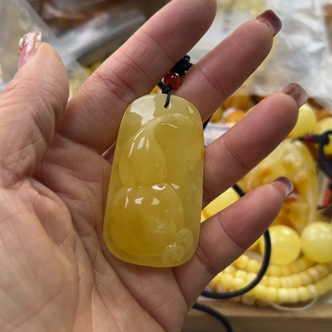 琥珀珠宝奇石未镶嵌