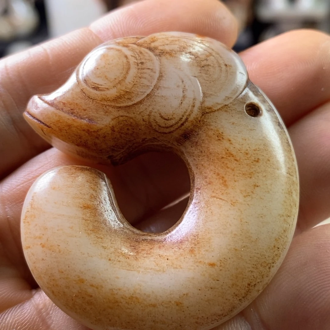 颈饰未镶嵌和田玉（青玉）