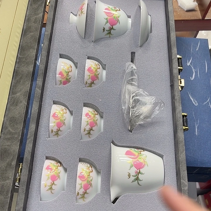 孤品茶具套装等。
