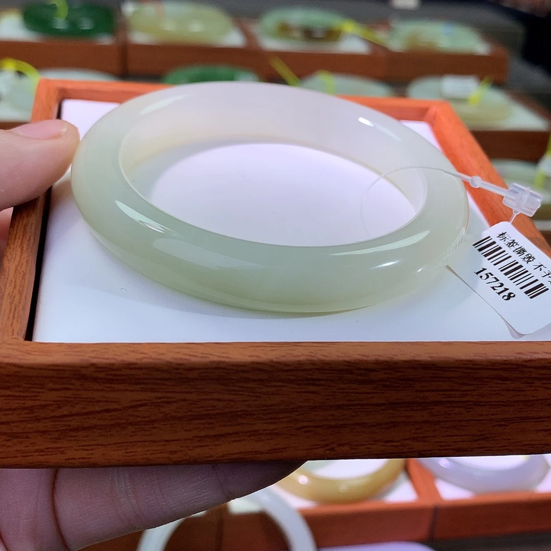 和田玉未镶嵌手镯57 晴白