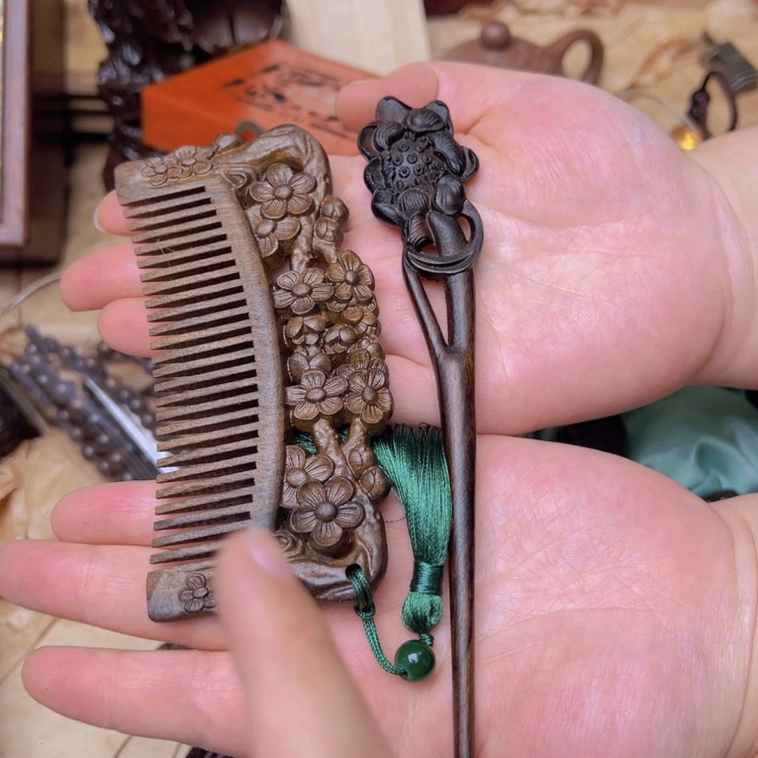 大叶紫檀（黑酸枝木类）