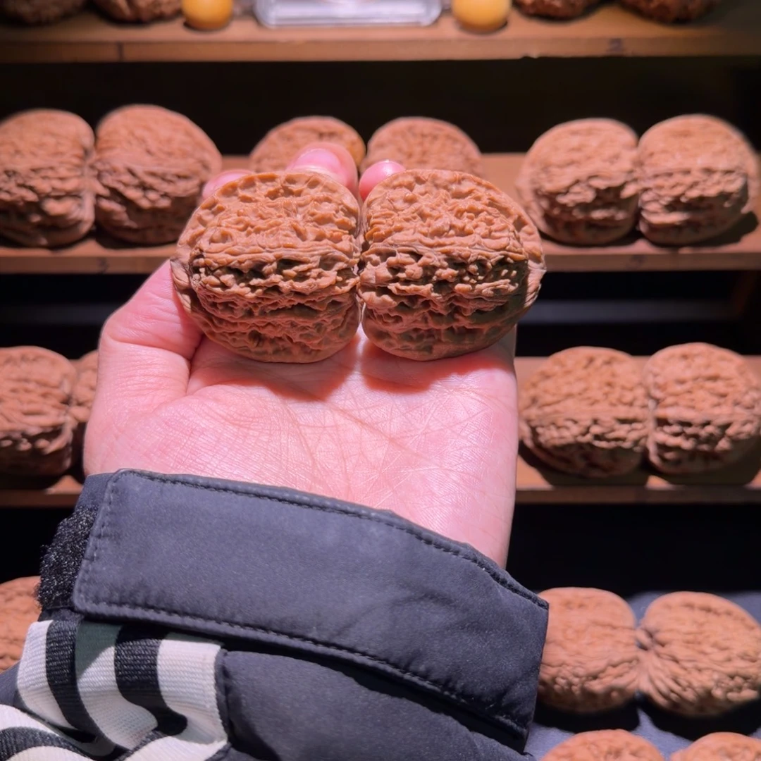 梧***桃核吊坠42南疆石