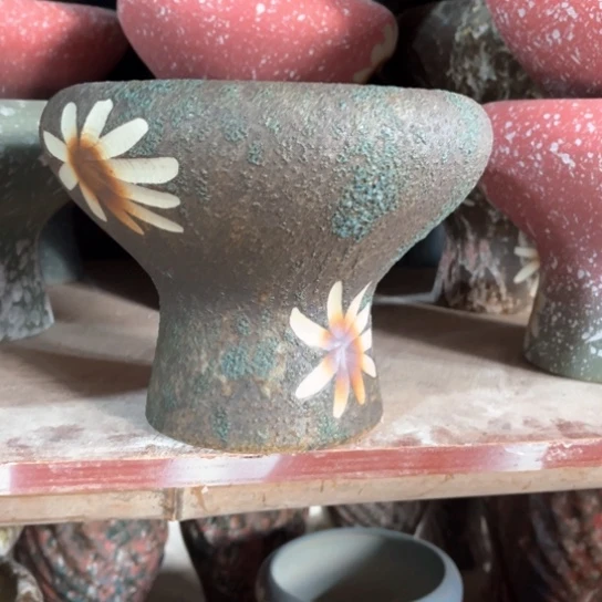 罐默认微瑕，有孔编号17-93