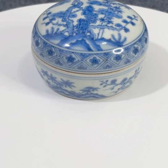 爱***鱼壶一个青花缠枝花会粉盒