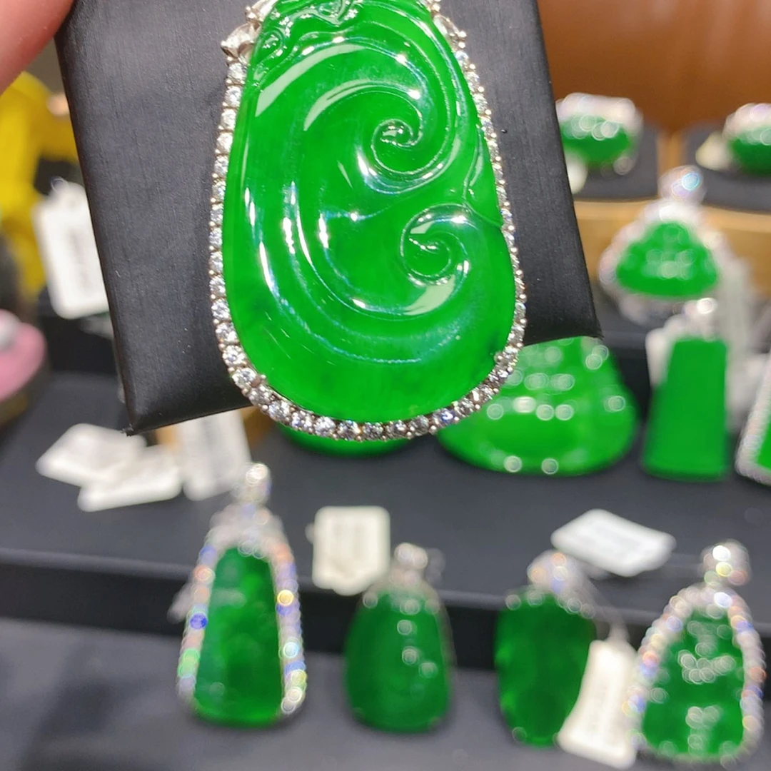 【闪购商品】颈饰银S925镶嵌翡翠柒姐