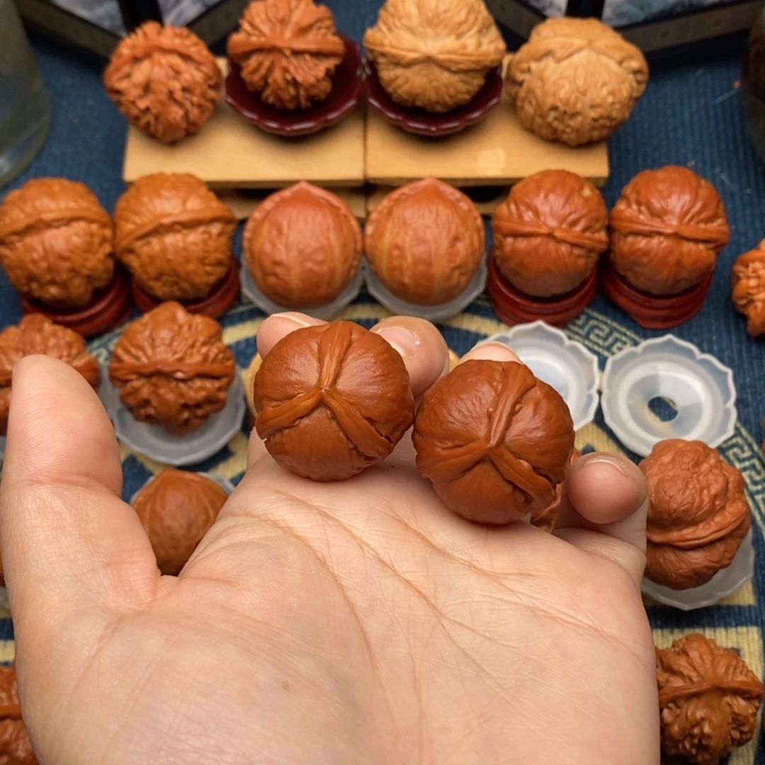 秋***风文玩核桃把件三棱