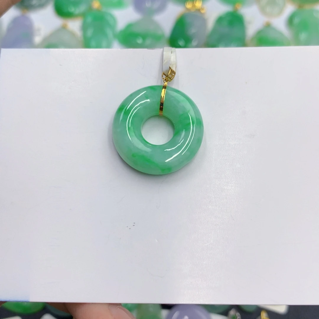 翡翠18K金镶嵌颈饰翡翠