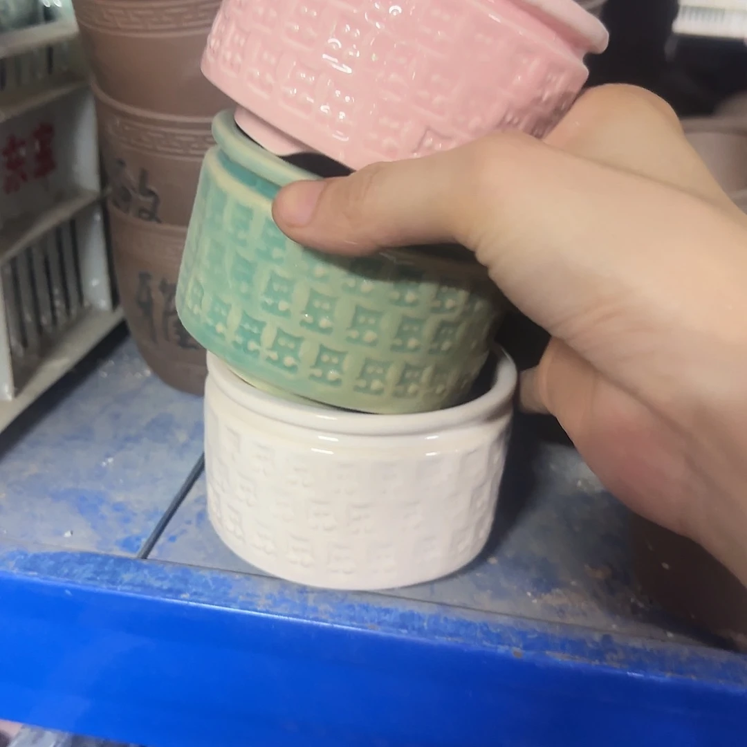 3个随机颜色微瑕脱釉··