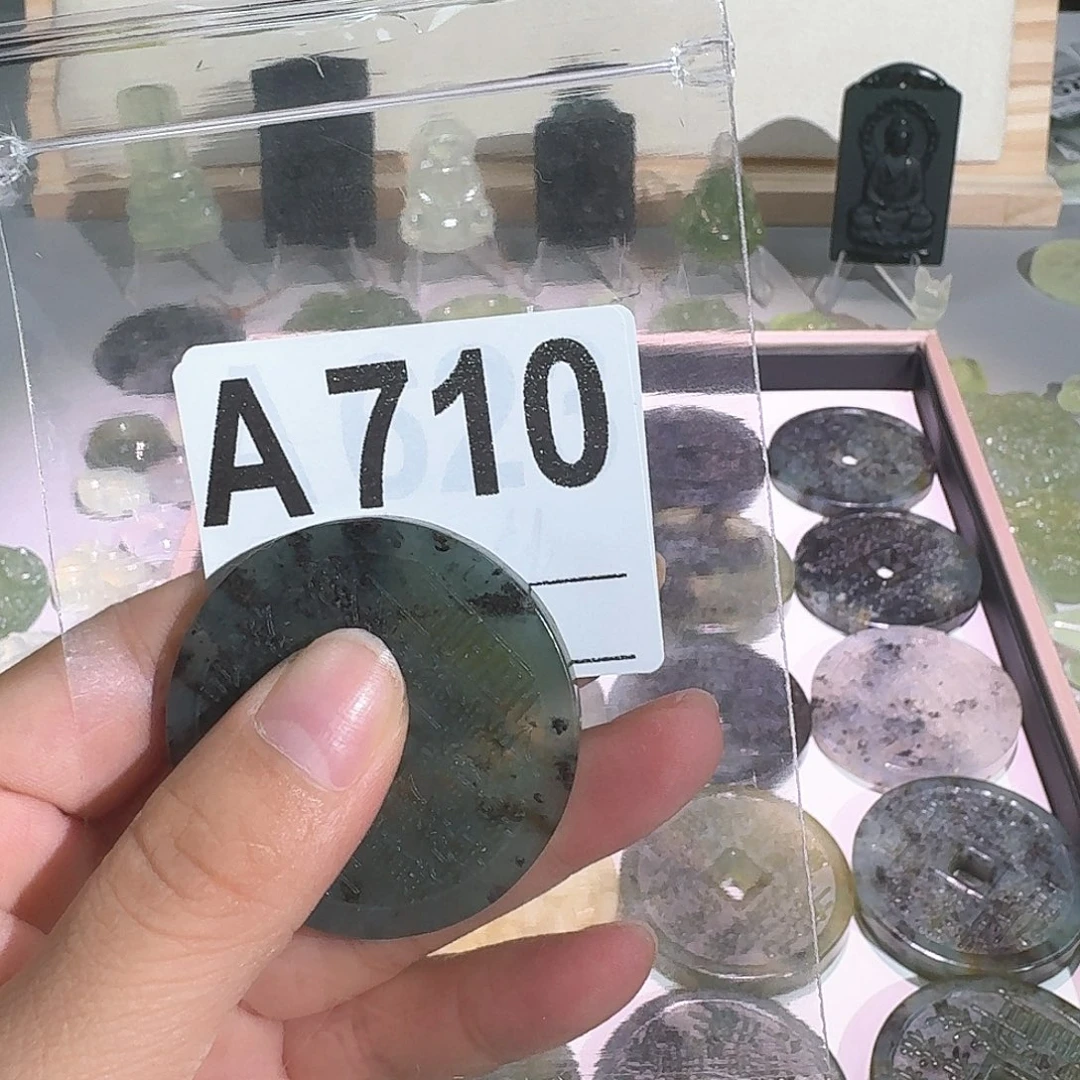 ****未镶嵌岫玉颈饰不退不换