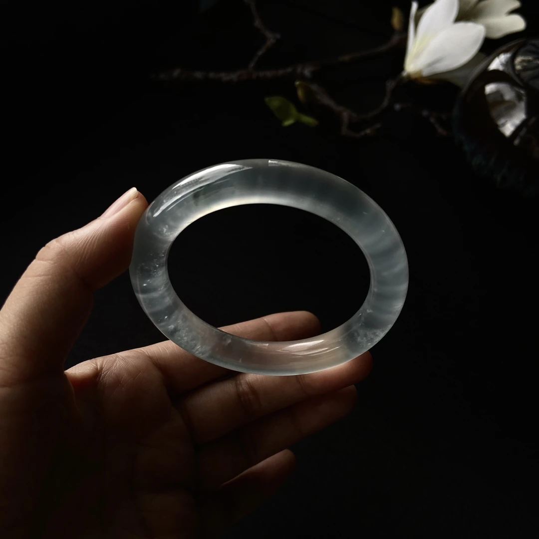 好色珠宝  圈口55缅甸老坑A货玻璃种白冰圆条女款翡翠手镯