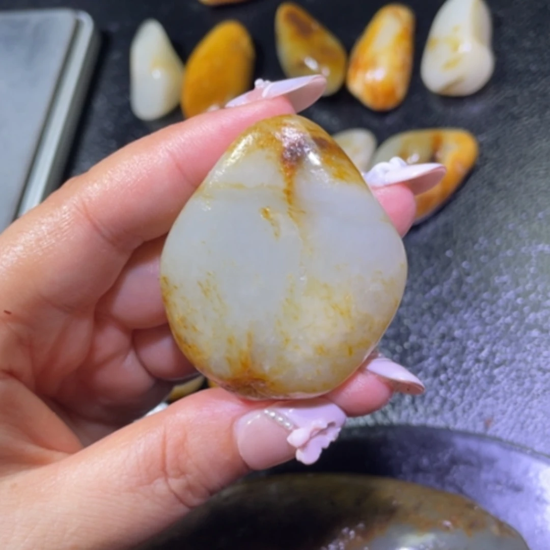 【闪购商品】颈饰未镶嵌和田玉秋*