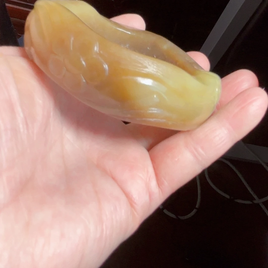 和田玉（糖玉）手镯未镶嵌小*猫