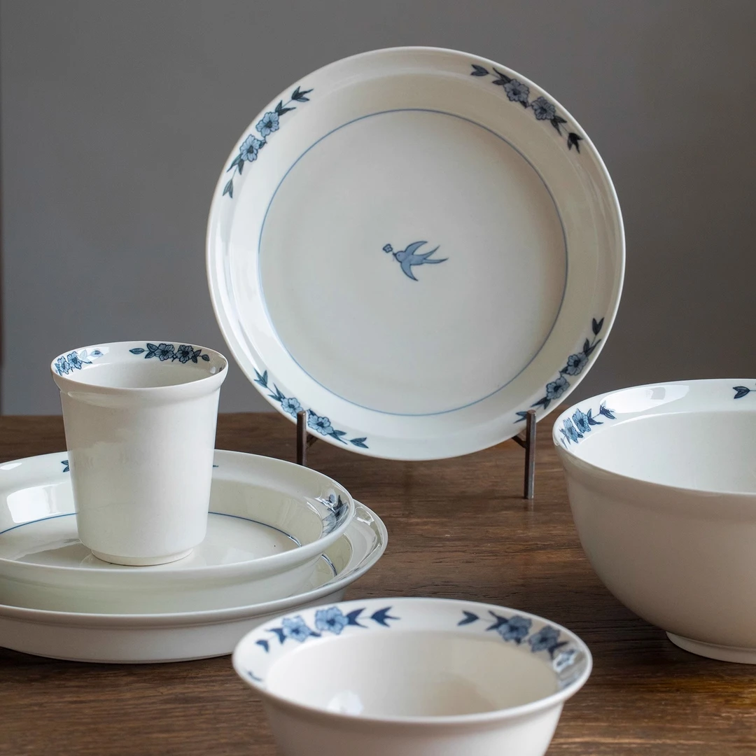 曼叙釉下彩餐盘景德镇碗碟家用高级感盘折边青花飞燕陶瓷餐具