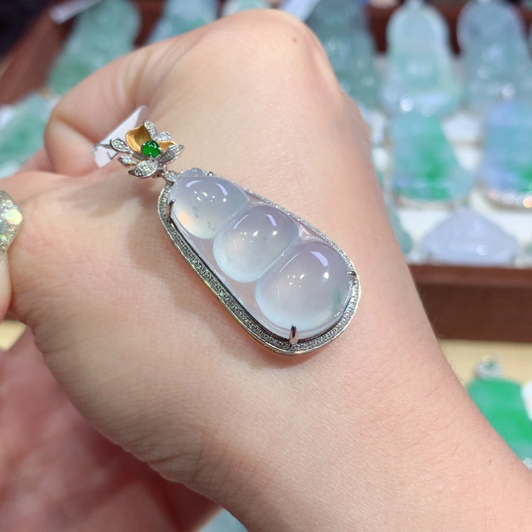 吊坠(不含链)18K金镶嵌翡翠天然缅甸翡翠A货揭阳工冰福豆