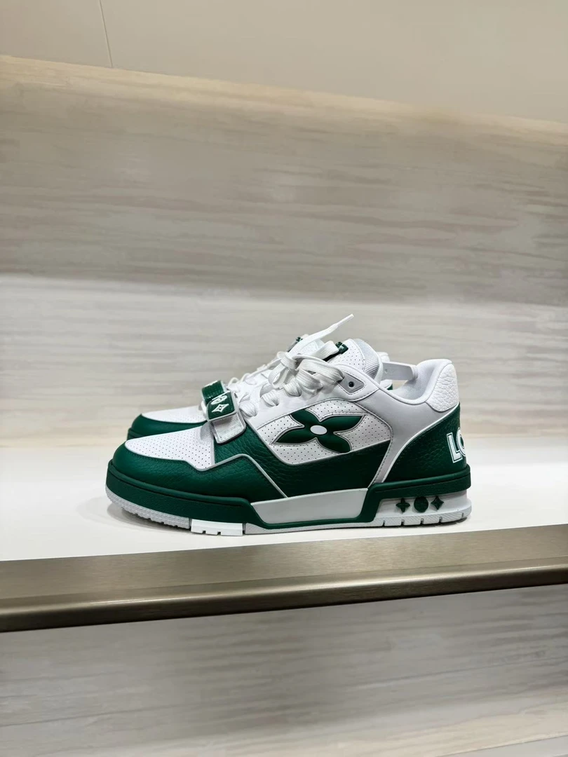 未使用 LouisVuitton/路易威登 LV 魔术贴绿白款鞋子