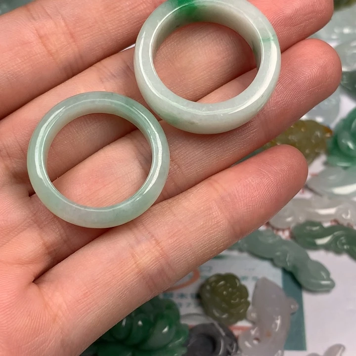 J***y颈饰未镶嵌翡翠翡翠
