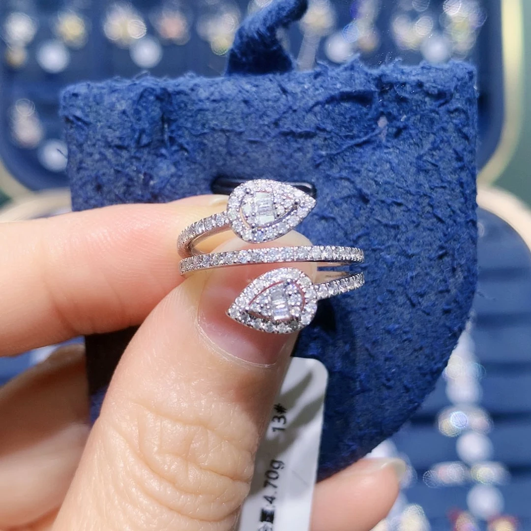 【闪购商品】铂Pt900镶嵌戒托钻石水滴戒指