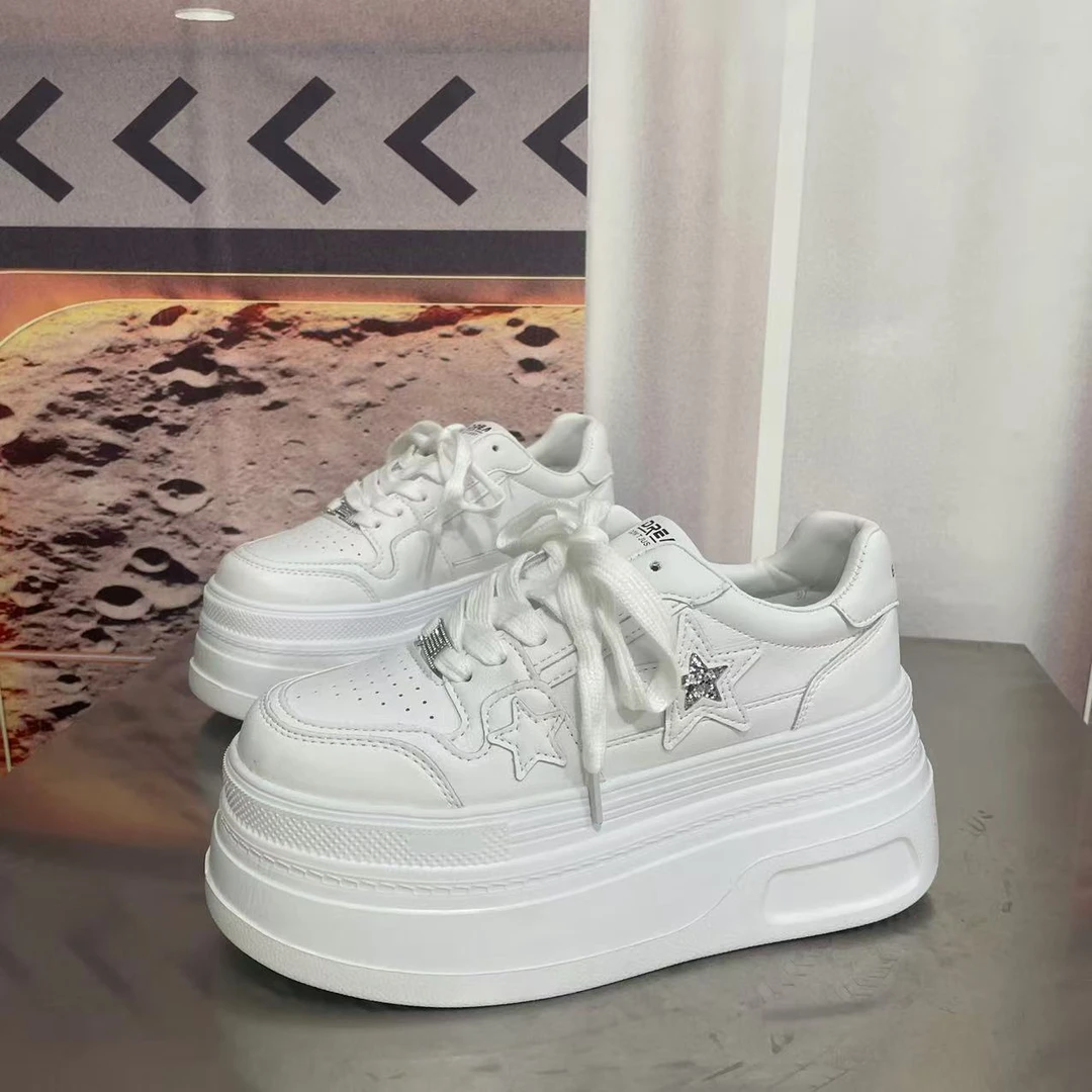 81008四季新款2025圆头系带韩版简约休闲板鞋潮流百搭红色时尚