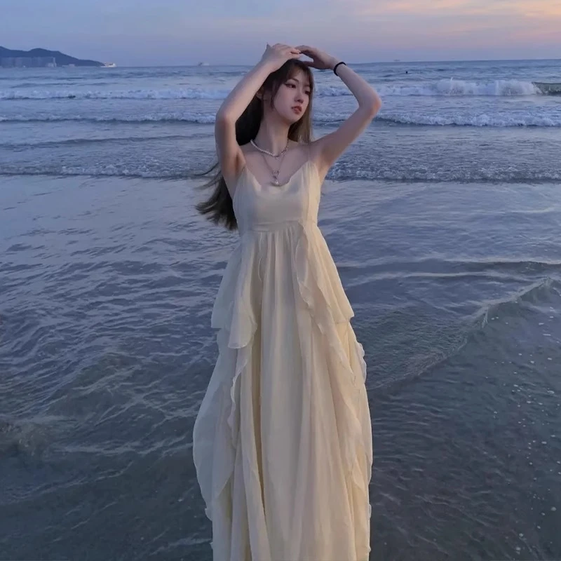 女装夏季度假吊带荷叶边连衣裙云南旅游森系仙女裙三亚海边沙滩裙