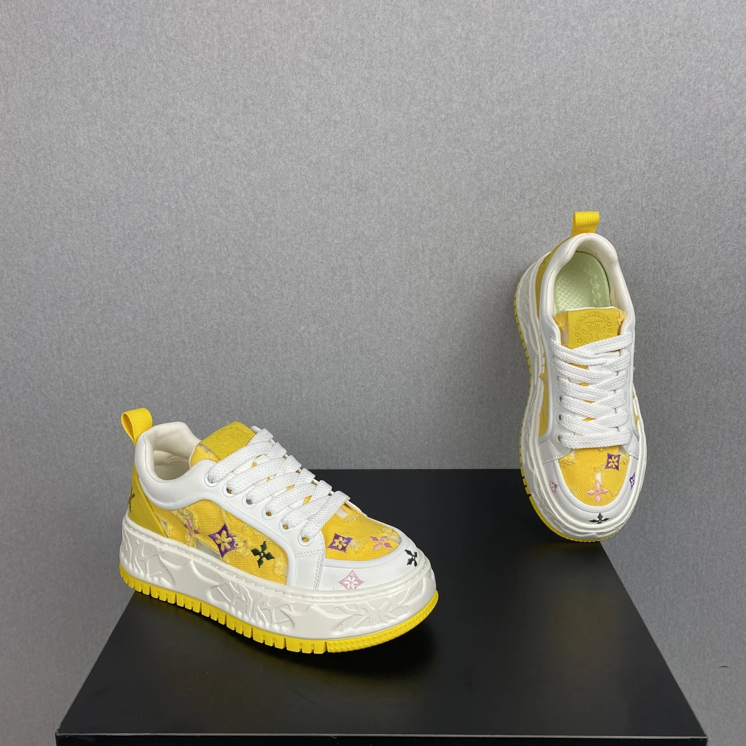 2025夏季新款透气防臭时尚板鞋百搭潮流爆款软底增高防滑厚底男鞋