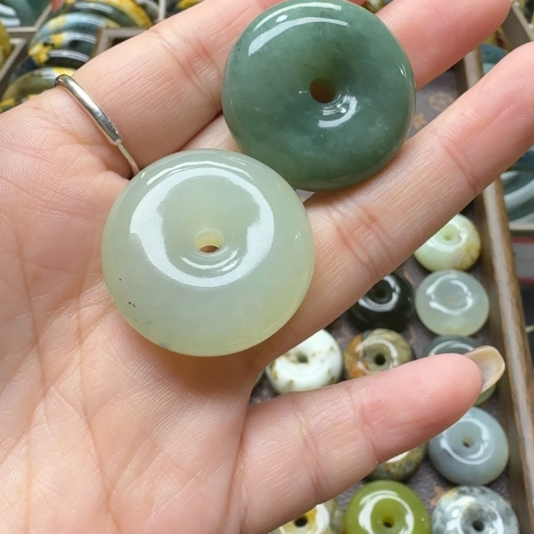 蛇纹石玉未镶嵌平安扣