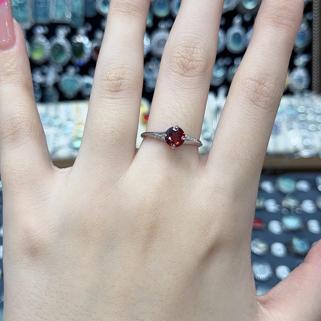 银S925镶嵌戒指石榴石