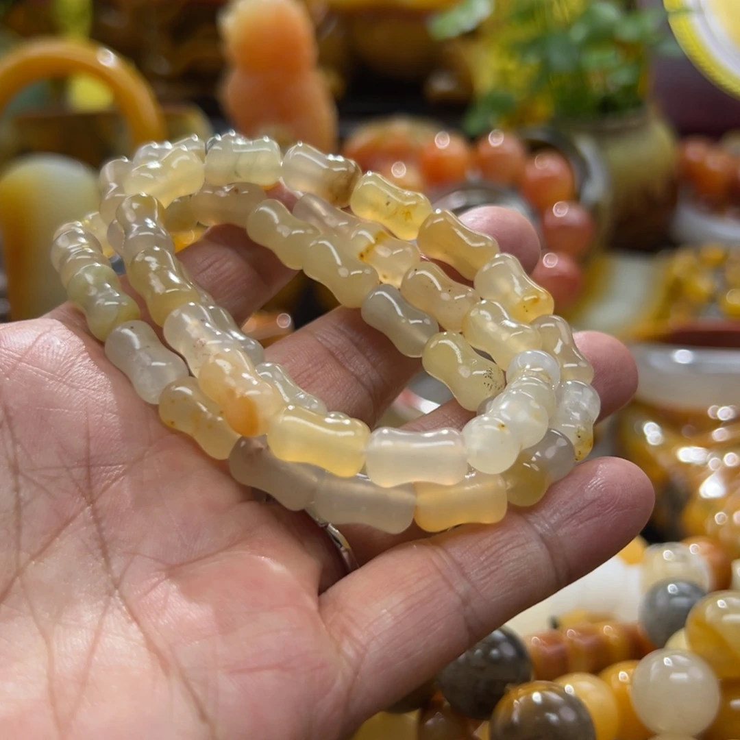 石英质玉未镶嵌颈饰