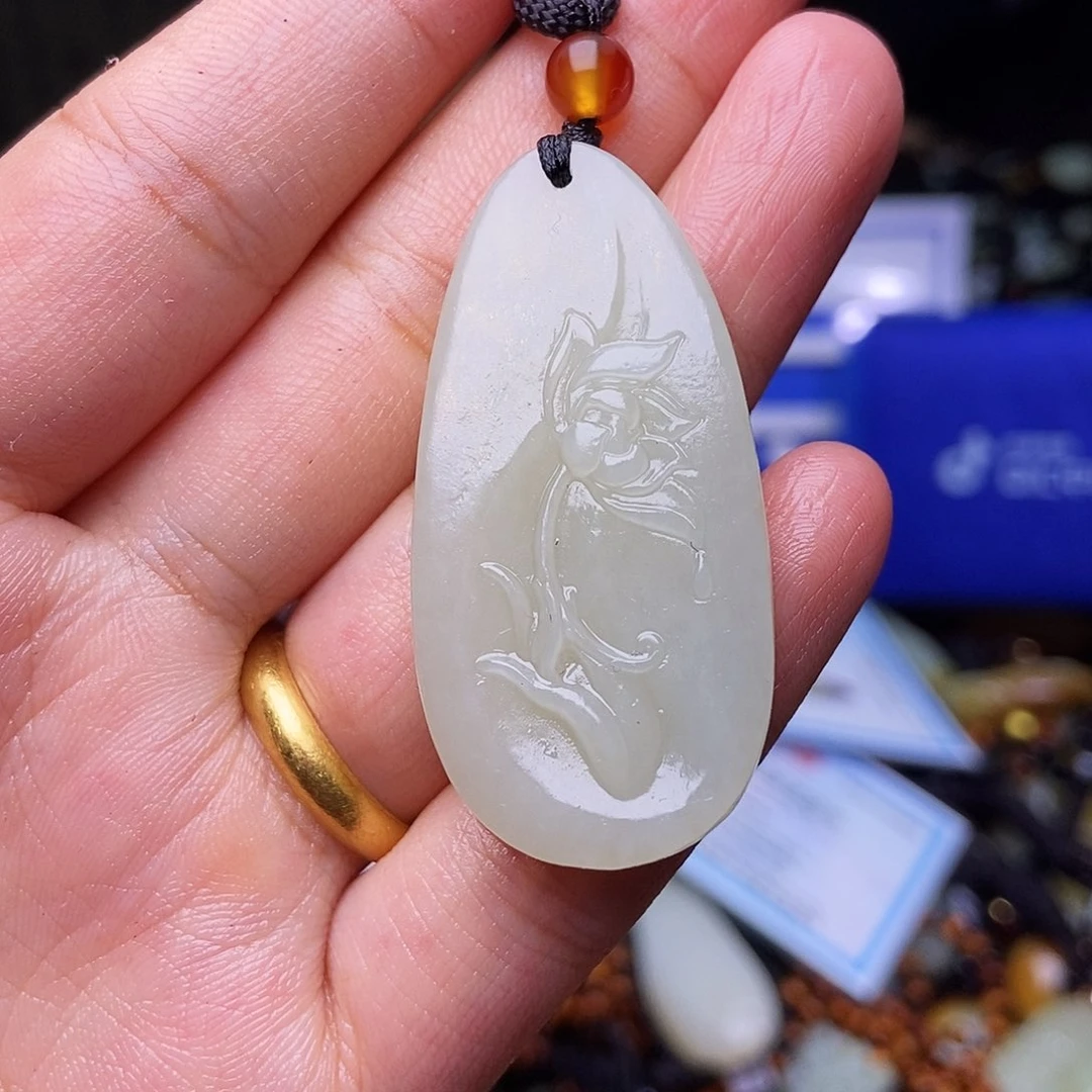 和田玉未镶嵌颈饰