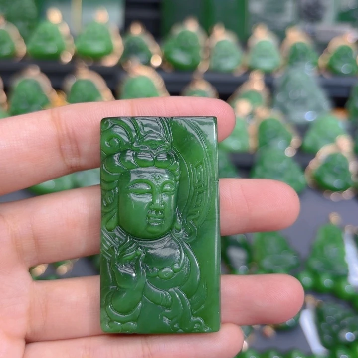 颈饰未镶嵌和田玉（碧玉）