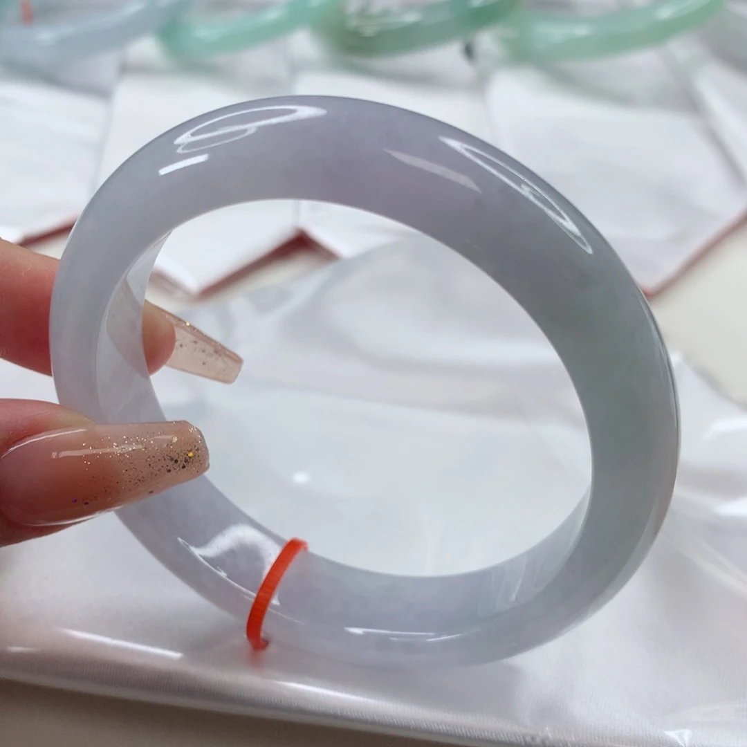 翡翠手镯未镶嵌57圈口