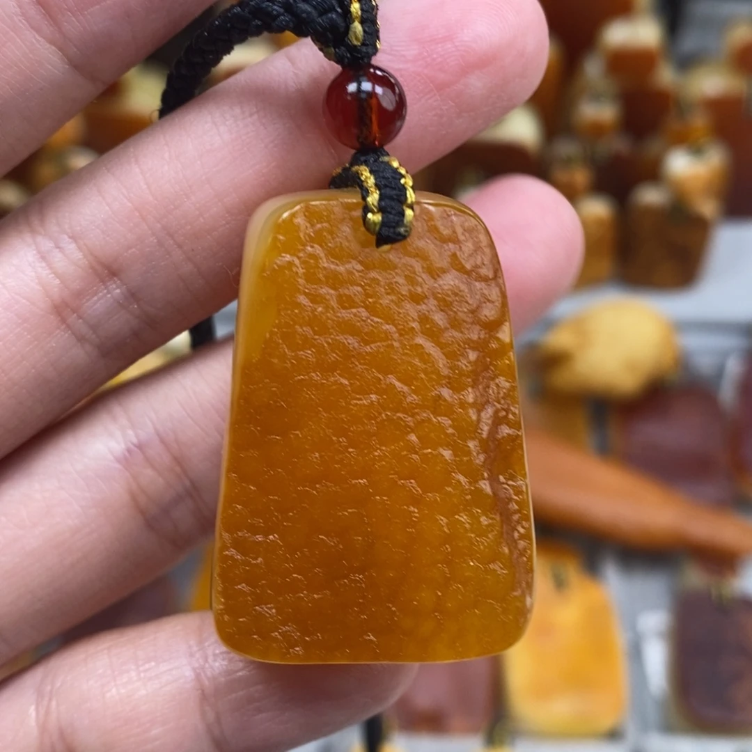 蜜蜡未镶嵌珠宝奇石