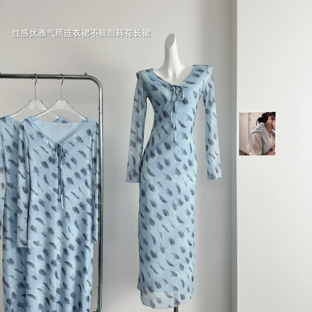 F法式温柔气质连衣裙女2025春季新款度假绝美收腰显瘦长裙时尚女