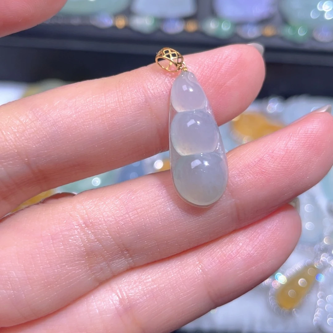 颈饰18K金镶嵌翡翠翡翠