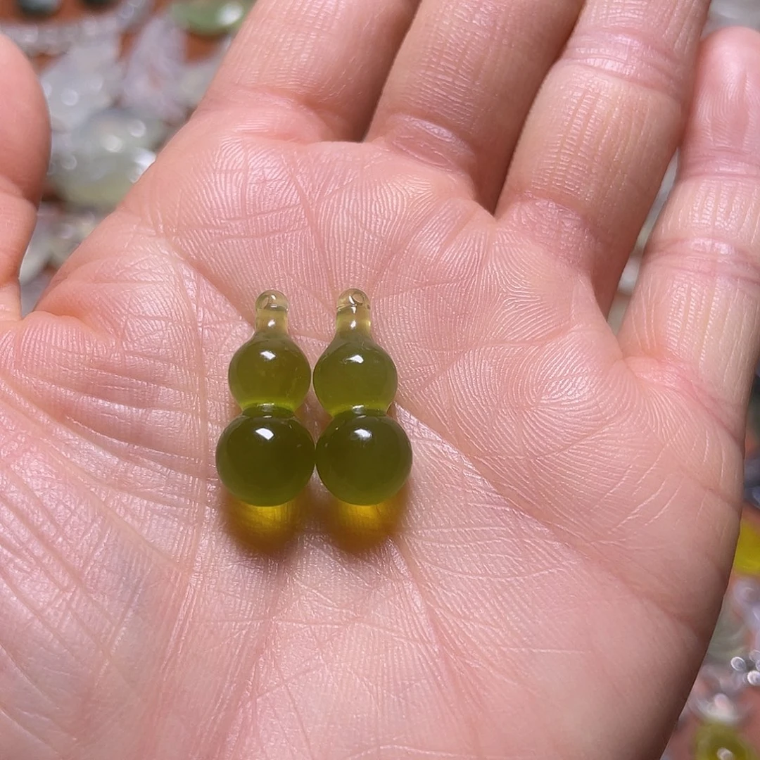 丑***乖蛇纹石玉未镶嵌耳饰